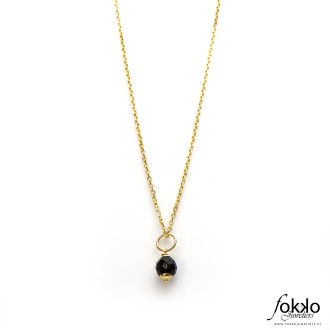 Surinaamse ogri ai hanger goud | Surinaamse zwarte kraal | Surinaamse sieraden 2